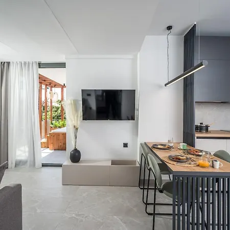 Euphoria Junior Suite With Jacuzzi By Senaon Urban Living Heraklion Zewnętrze zdjęcie