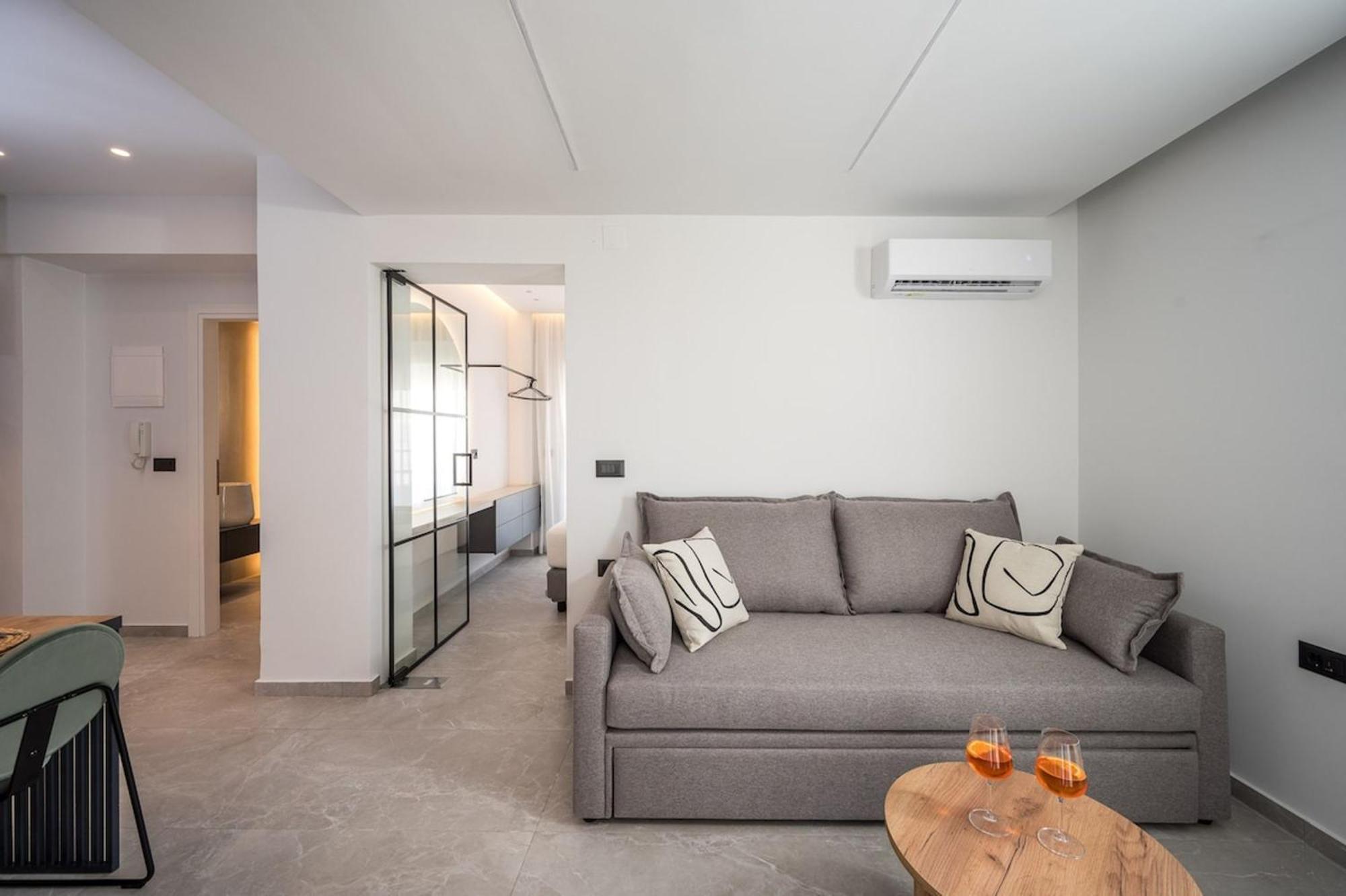 Euphoria Junior With Jacuzzi By Senaon Urban Living Appartement